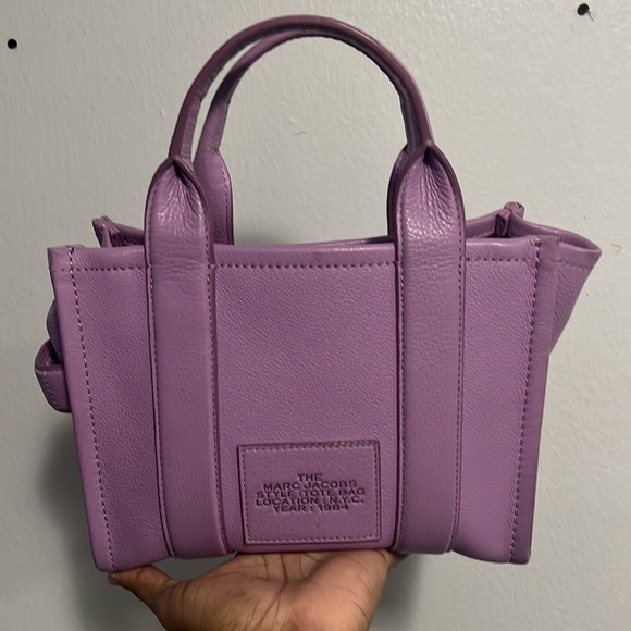 Lavender Marc Jacobs Medium Tote Bag 100% Authentic Like New - Picture 2 of 4